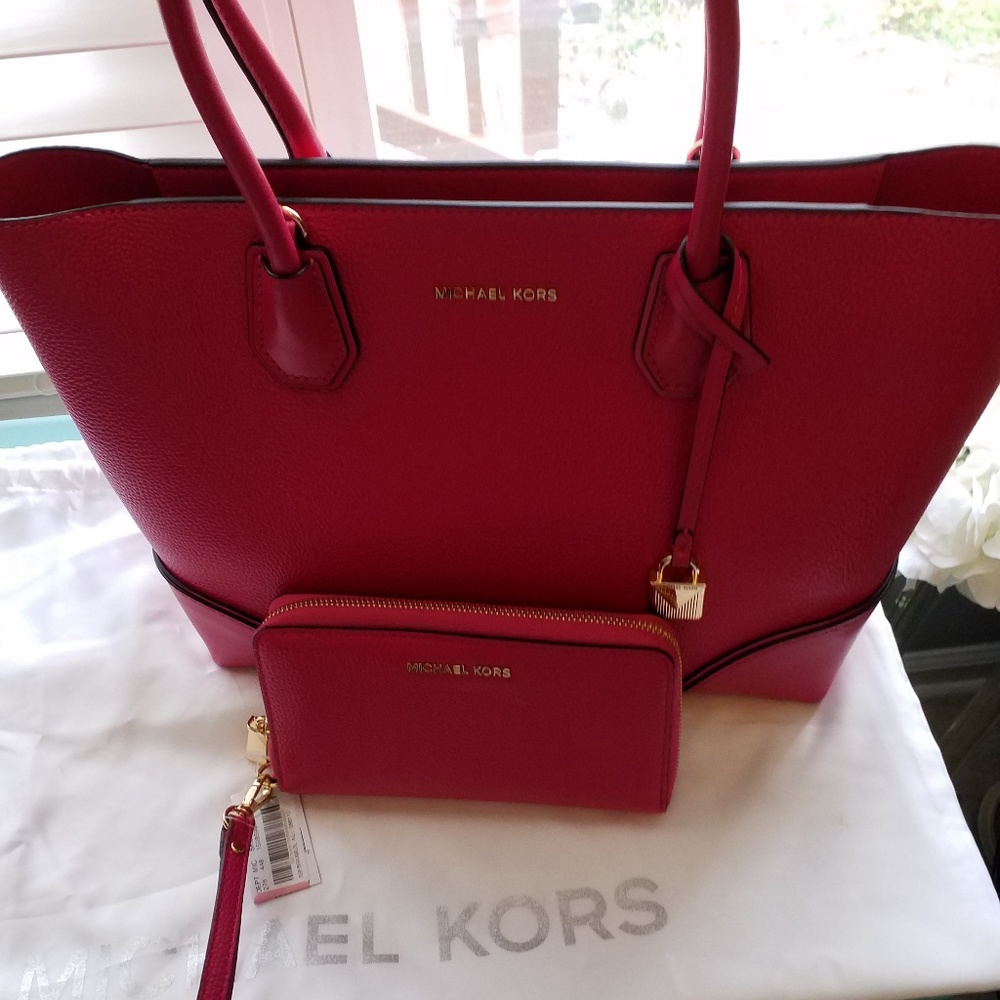 Michael Kors purse and wallet